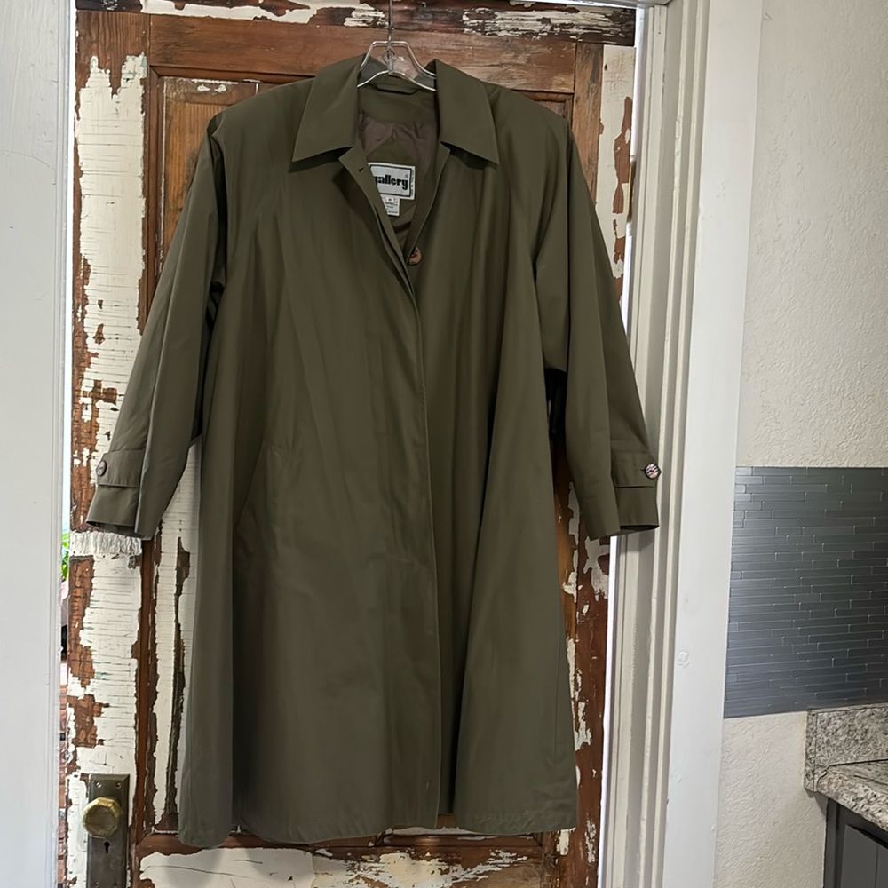 Pre-Owned Gallery Trench Coat in Olive Green